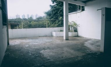 Venta de casa en Miraflores GTA