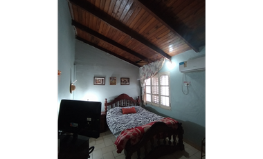 CASA A RECICLAR SOBRE BLAS PARERA ENTRE LAVALLE Y SANTA CATALINA