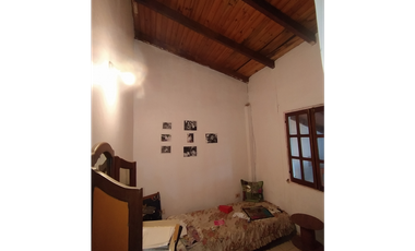 CASA A RECICLAR SOBRE BLAS PARERA ENTRE LAVALLE Y SANTA CATALINA