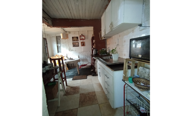 CASA A RECICLAR SOBRE BLAS PARERA ENTRE LAVALLE Y SANTA CATALINA