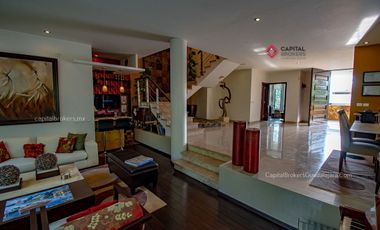 Casa de Lujo en Venta con alberca en Las Cumbres Virreyes Residencial Zapopan