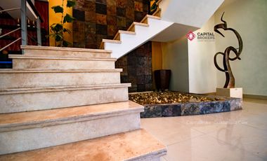 Casa de Lujo en Venta con alberca en Las Cumbres Virreyes Residencial Zapopan