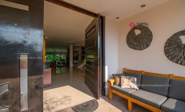 Casa de Lujo en Venta con alberca en Las Cumbres Virreyes Residencial Zapopan