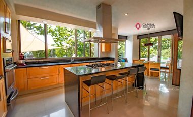 Casa de Lujo en Venta con alberca en Las Cumbres Virreyes Residencial Zapopan