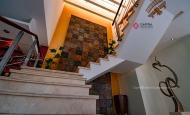 Casa de Lujo en Venta con alberca en Las Cumbres Virreyes Residencial Zapopan