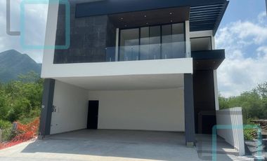 CASA EN VENTA FRACCIONAMIENTO AYSSO ZONA CARRETERA NACIONAL SANTIAGO