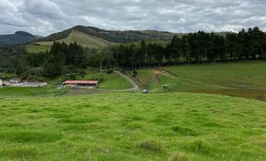 HERMOSO TERRENO EN VENTA, SECTOR ZHUCAY