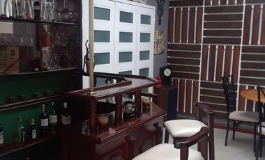 CASA ESQUINERA FULL AMOBLADA, CON LINDA VISTA A LA CIUDAD