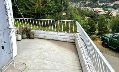 CASA ESQUINERA FULL AMOBLADA, CON LINDA VISTA A LA CIUDAD