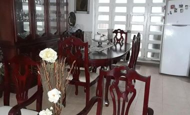 CASA ESQUINERA FULL AMOBLADA, CON LINDA VISTA A LA CIUDAD