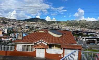 CASA EN VENTA, CON VISTA A LA CIUDAD.SECTOR LA PLAYA