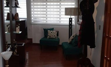 CASA ESQUINERA FULL AMOBLADA, CON LINDA VISTA A LA CIUDAD