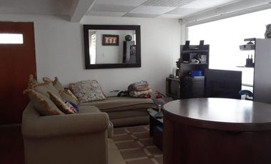 CASA ESQUINERA FULL AMOBLADA, CON LINDA VISTA A LA CIUDAD