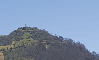 CASA ESQUINERA FULL AMOBLADA, CON LINDA VISTA A LA CIUDAD