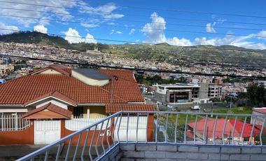 CASA EN VENTA, CON VISTA A LA CIUDAD.SECTOR LA PLAYA