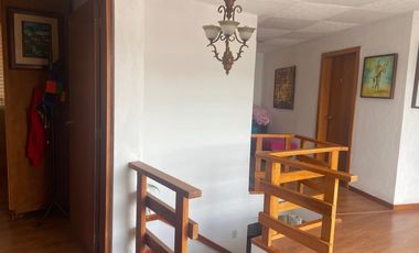 CASA ESQUINERA FULL AMOBLADA, CON LINDA VISTA A LA CIUDAD