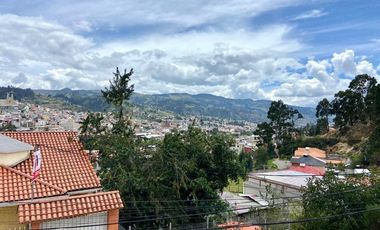 CASA ESQUINERA FULL AMOBLADA, CON LINDA VISTA A LA CIUDAD