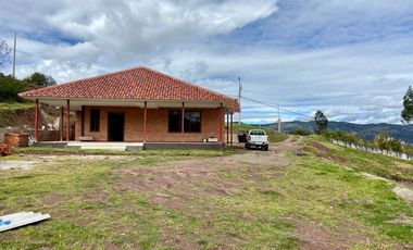 HERMOSA QUINTA EN VENTA, SECTOR PAMPA CRESPO