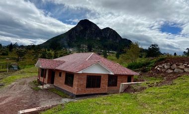 HERMOSA QUINTA EN VENTA, SECTOR PAMPA CRESPO