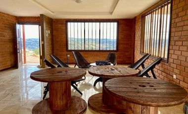 HERMOSA QUINTA EN VENTA, SECTOR PAMPA CRESPO