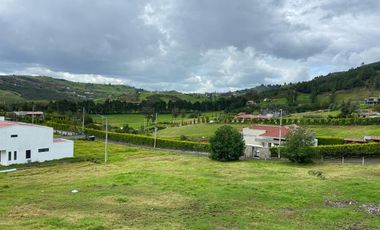 TERRENO EN VENTA, CONJUNTO EXCLUSIVO- ZHUCAY TARQUI