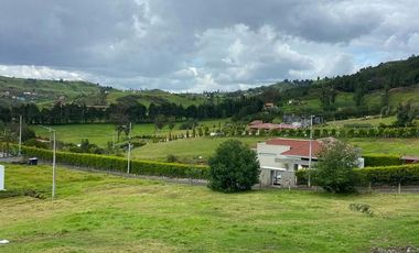 TERRENO EN VENTA, CONJUNTO EXCLUSIVO- ZHUCAY TARQUI