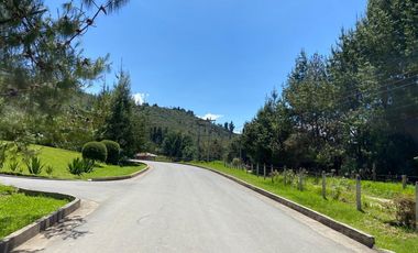 TERRENO EN VENTA, CONJUNTO EXCLUSIVO- ZHUCAY TARQUI