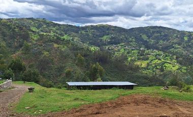 HERMOSA FINCA EN VENTA, SECTOR SANTA ANA