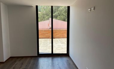 DEPARTAMENTO EN VENTA, CON TERRAZA. NARANCAY