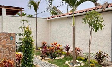 HERMOSA CASA CON PISCINA EN VENTA, PLAYAS-VIA A DATA