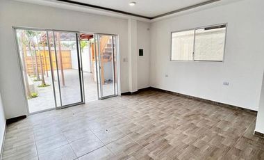 HERMOSA CASA CON PISCINA EN VENTA, PLAYAS-VIA A DATA