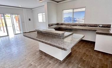 HERMOSA CASA CON PISCINA EN VENTA, PLAYAS-VIA A DATA