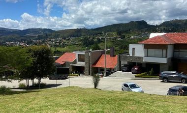 HERMOSO TERRENO EN VENTA, SECTOR COLINAS DE CHALLUABAMBA