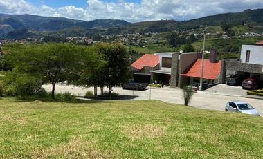 HERMOSO TERRENO EN VENTA, SECTOR COLINAS DE CHALLUABAMBA