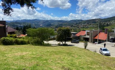 HERMOSO TERRENO EN VENTA, SECTOR COLINAS DE CHALLUABAMBA