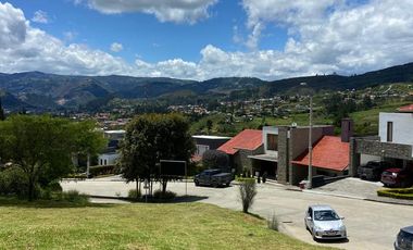 HERMOSO TERRENO EN VENTA, SECTOR COLINAS DE CHALLUABAMBA