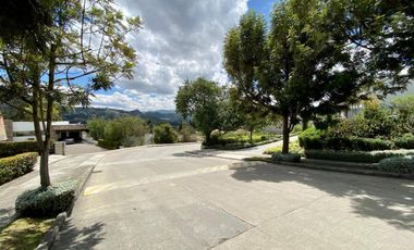 HERMOSO TERRENO EN VENTA, SECTOR COLINAS DE CHALLUABAMBA