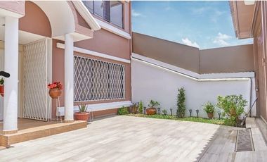 HERMOSA CASA EN VENTA EN, 12 DE OCTUBRE