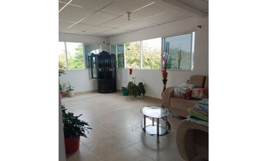 Casa esquinera con apartamentos en venta Barrio La Italia Palmira