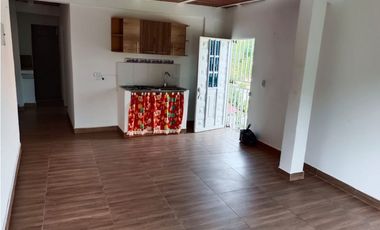 Casa esquinera con apartamentos en venta Barrio La Italia Palmira