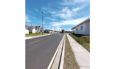 ALQUILER CON OPCION A COMPRA DE CASA EN PH ALAMOS - CHORRERA (GN)
