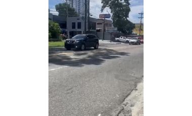 vende locales comercial en vía España 200,000 plazoleta muy transitada