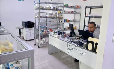 ALQUILER DE LOCAL COMERCIAL EN PLAZA