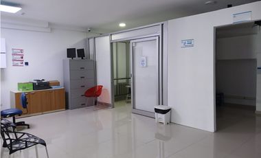 ALQUILER DE LOCAL COMERCIAL EN PLAZA