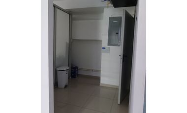 ALQUILER DE LOCAL COMERCIAL EN PLAZA