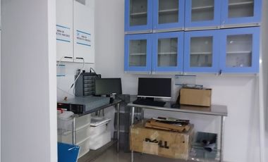 ALQUILER DE LOCAL COMERCIAL EN PLAZA