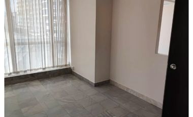 Se alquila OFICINA amplia y con hermosa vista.