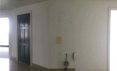 OFICINA EN EL TORNILLO (F&F) TOWER 145 METROS 2 BAÑOS 2 EST