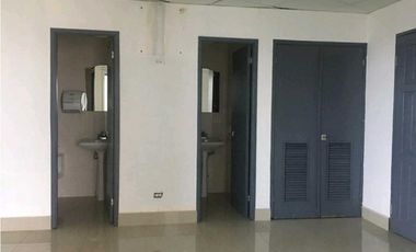 OFICINA EN EL TORNILLO (F&F) TOWER 145 METROS 2 BAÑOS 2 EST