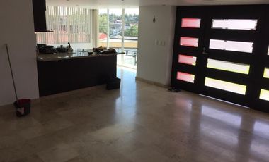 DEPARTAMENTO EN TECAMACHALCO CON JARDIN
